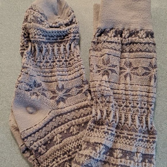 Muk Luks Grey Snowflake Nordic Boot Socks - Picture 1 of 3